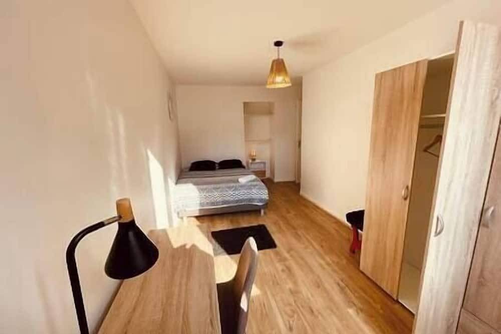 Apartamento entero, Beautiful 4-bedroom duplex apartment in Saint-Étienne, Parque Natural Regional de Pilat