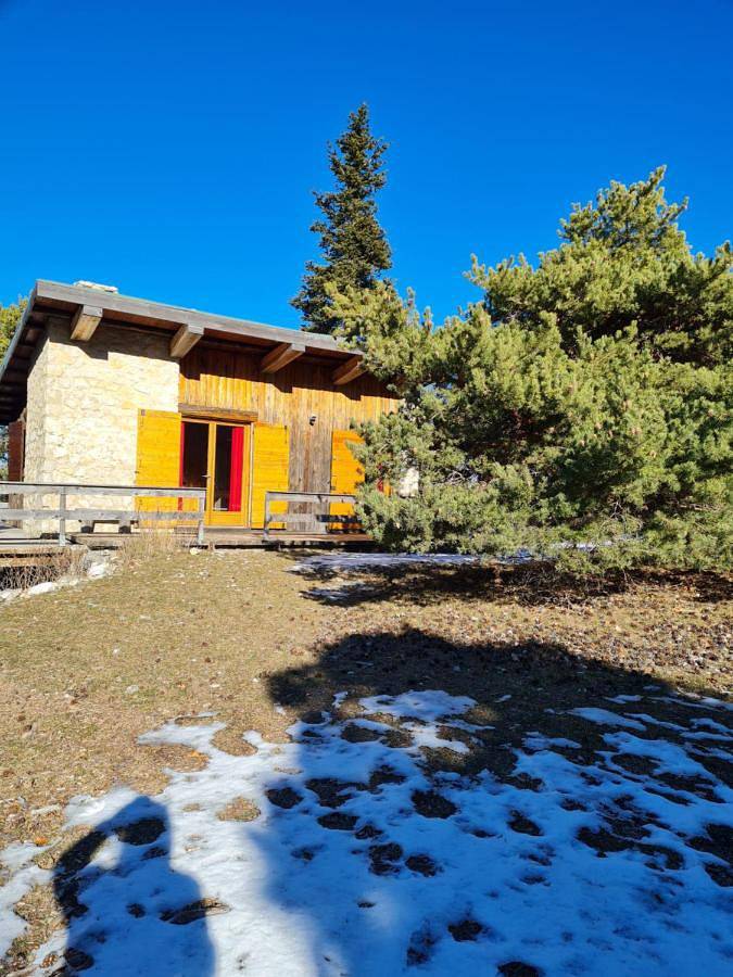 Location de vacances pour 5 personnes, avec Terrasse ainsi que Jardin et Vue dans Station du Mont Serein - 2