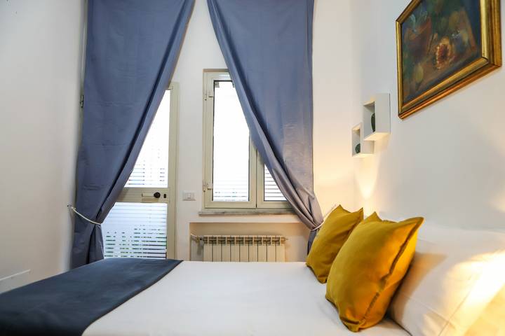 Gîte pour 5 personnes, avec balcon à Naples - 2