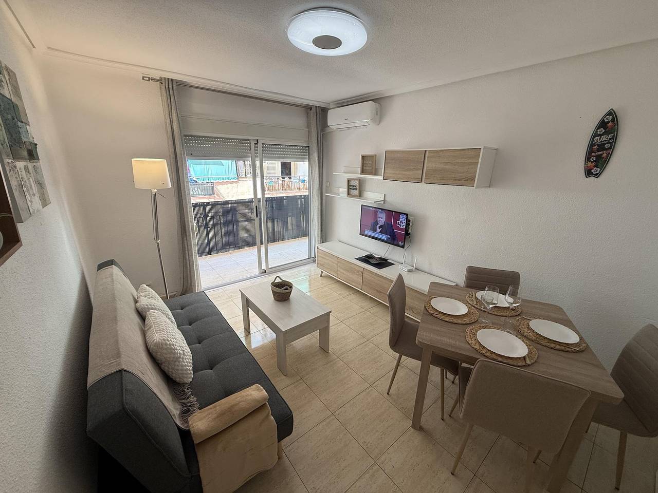 Apartamento vacacional entero, Apartamento céntrico y tranquilo con balcón en Alicante con 3 habitaciones in Campoamor, Alicante