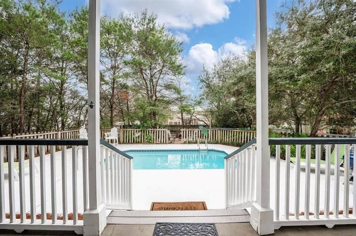 Vacation house for 10 people, with balcony and pool, with pets in Seagrove Beach
