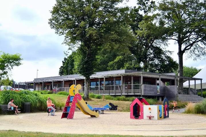 Ti-Koad 4 Personnes/ sans sanitaires 4 personnes in Loudéac, Cotes-d'Armor