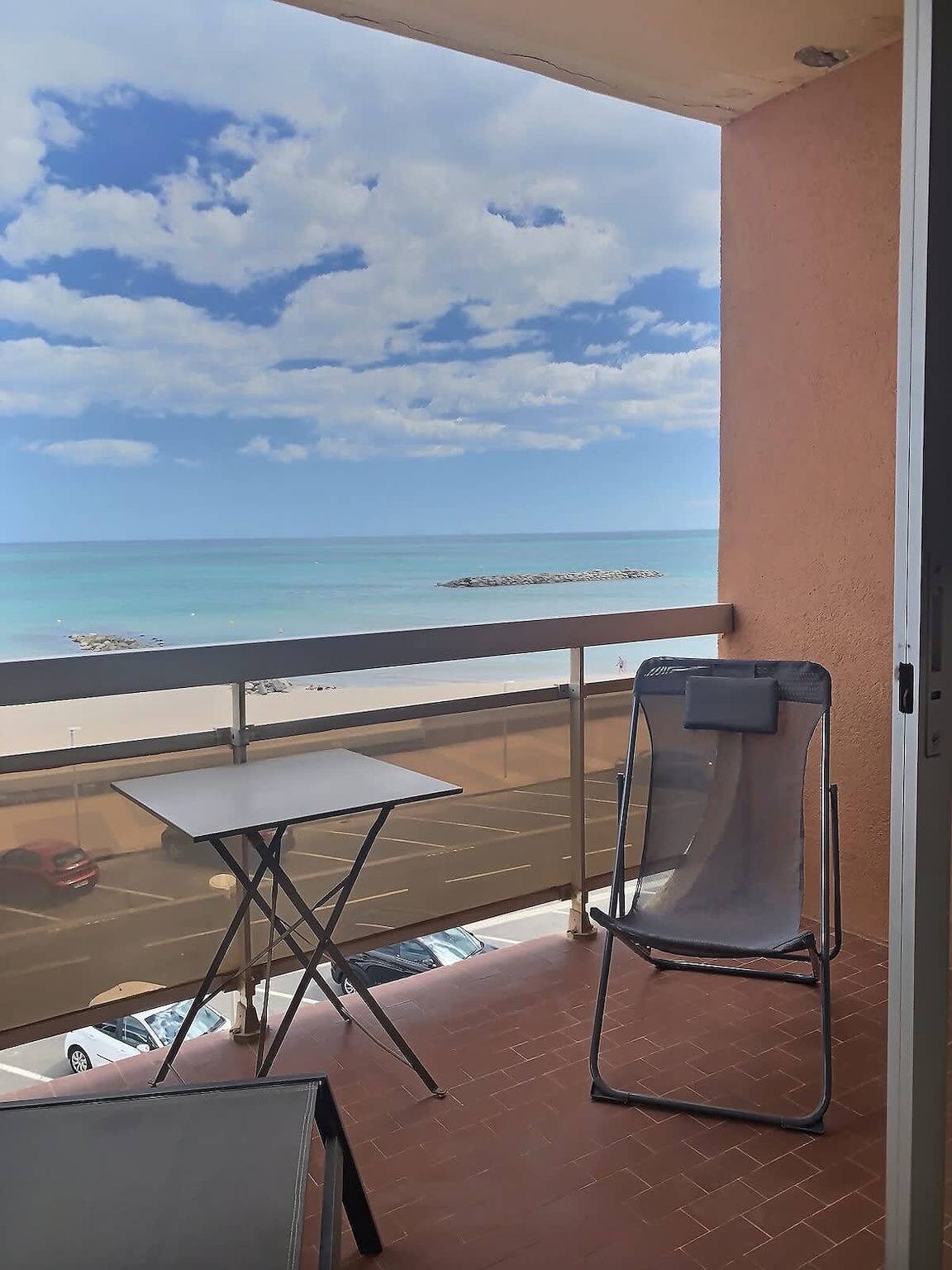 Entire apartment, Residence De La Plage – Sea View in Valras-Plage, Côte d'Améthyste