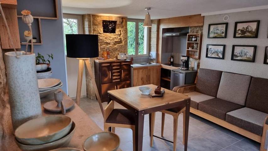 Gîte pour 2 personnes, avec vue et terrasse dans Perrigny-sur-Armançon
