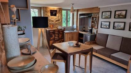 Gîte pour 2 personnes, avec vue et terrasse dans Perrigny-sur-Armançon