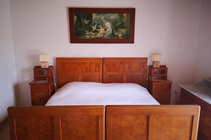 Entire apartment, Spacious apartment with beautiful marina and sea views in Kosmatovica, Slano