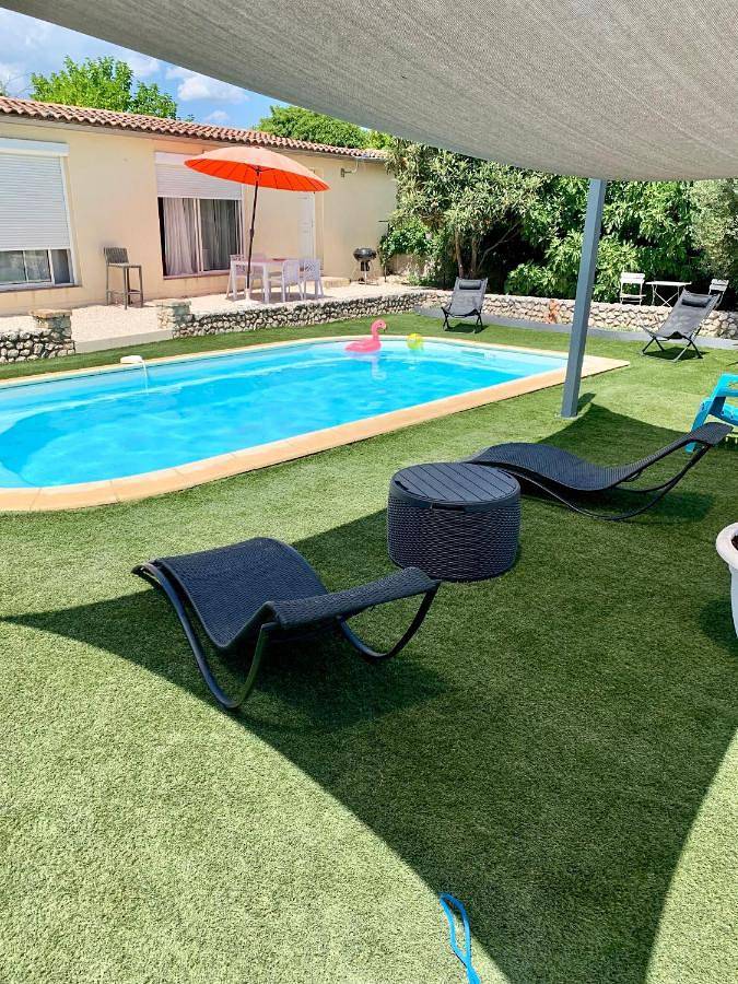Location de vacances pour 4 personnes, avec jardin et terrasse ainsi que piscine et vue à Ners - 3