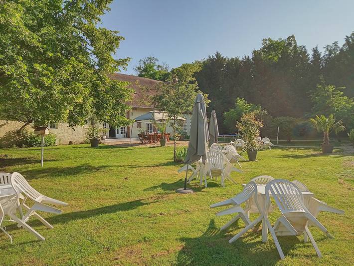 Gîte pour 28 personnes, avec jardin et terrasse, animaux acceptés