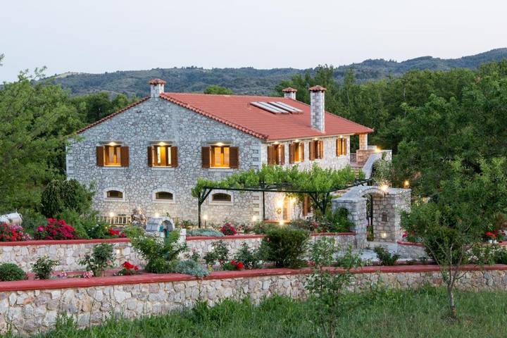 Maison d’hôte pour 2 personnes, avec jacuzzi ainsi que piscine et jardin