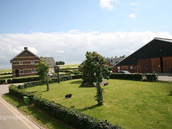 Vakantiehuis voor 14 personen, with Balkon/Terras and Terras as well as Tuin in Zuid-Limburg