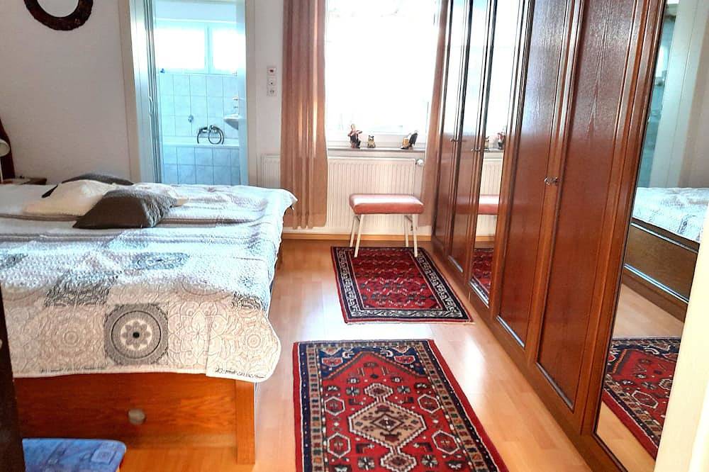 Ganze Wohnung, Schöne Eg-Wohnung 65qm, voll ausgestatt mit wunderschönem Garten und Terrasse in Cloppenburg, Naturpark Wildeshauser Geest