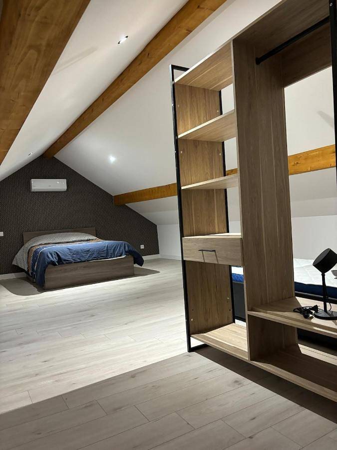 Two-Bedroom House in Montceau-les-Mines, Région de Chalon-sur-Saône