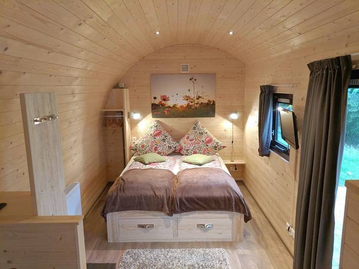 Ferienwohnung für 2 Personen, mit Terrasse und Garten sowie Pool und Sauna in Poppenhausen