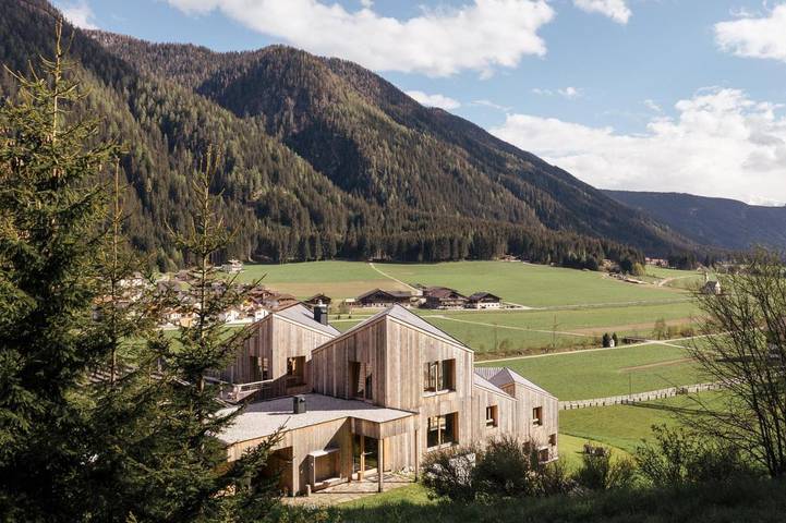 Ferienhaus für 3 Personen, mit Ausblick und Garten sowie Sauna und Pool in Südtirol