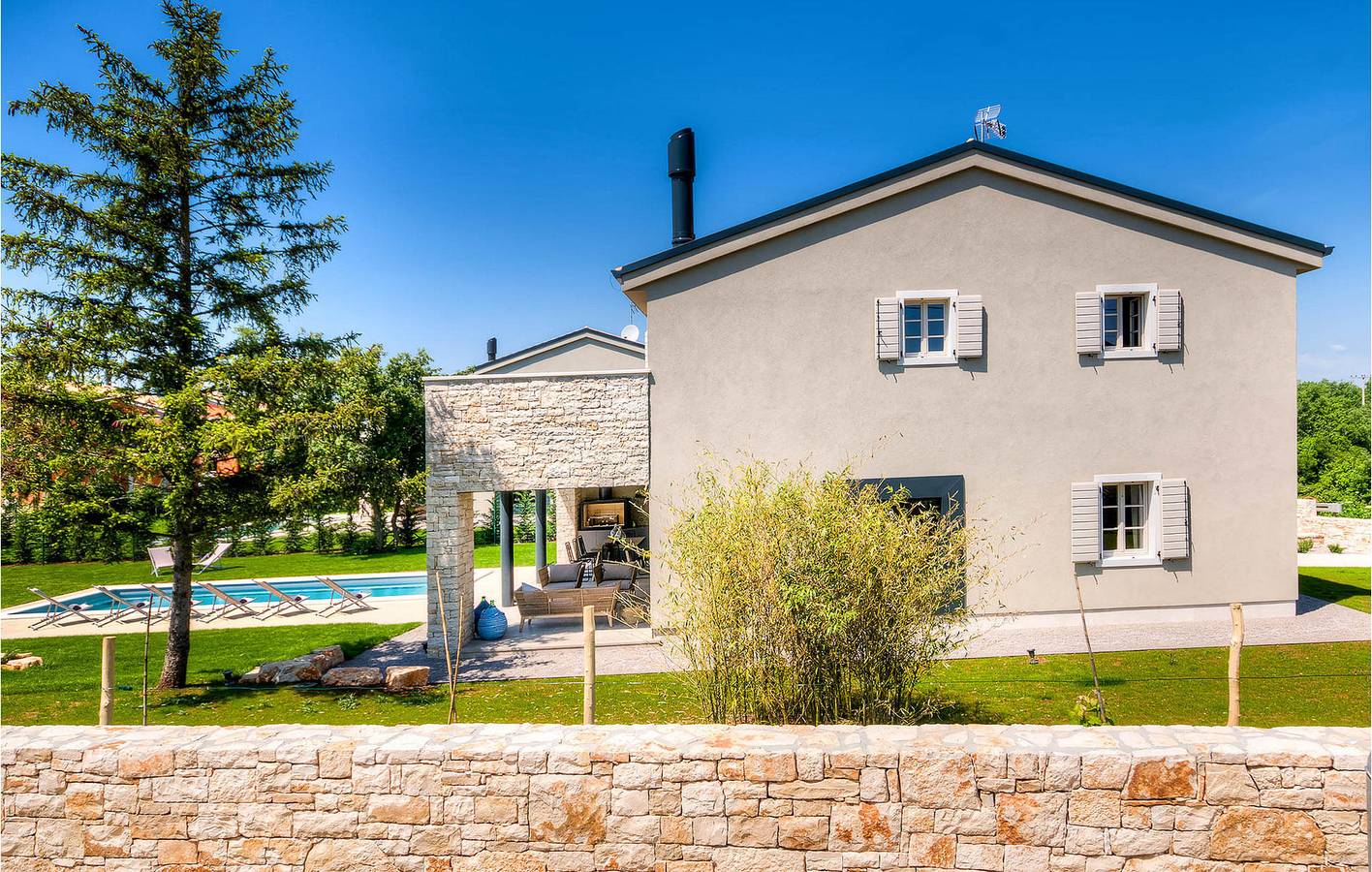 Charmante 190 m² große Wohnung mit Pool, WLAN und Parkplatz in der Nähe des Stadtzentrums von Kanfanar in Žminj, Zentralistrien