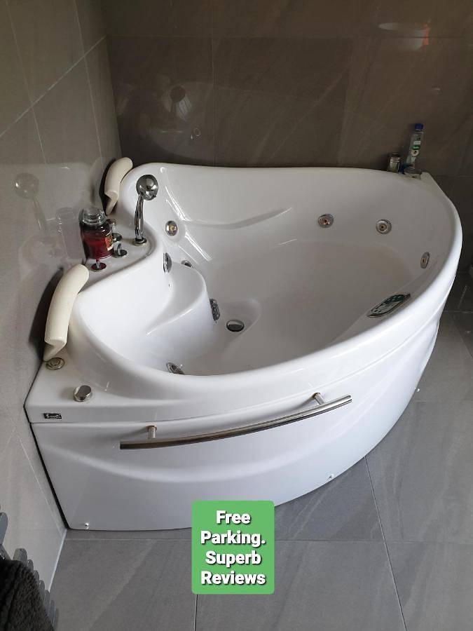 Casa de huéspuedes para 2 personas, con vistas y jardín, Se admiten mascotas en Bournemouth