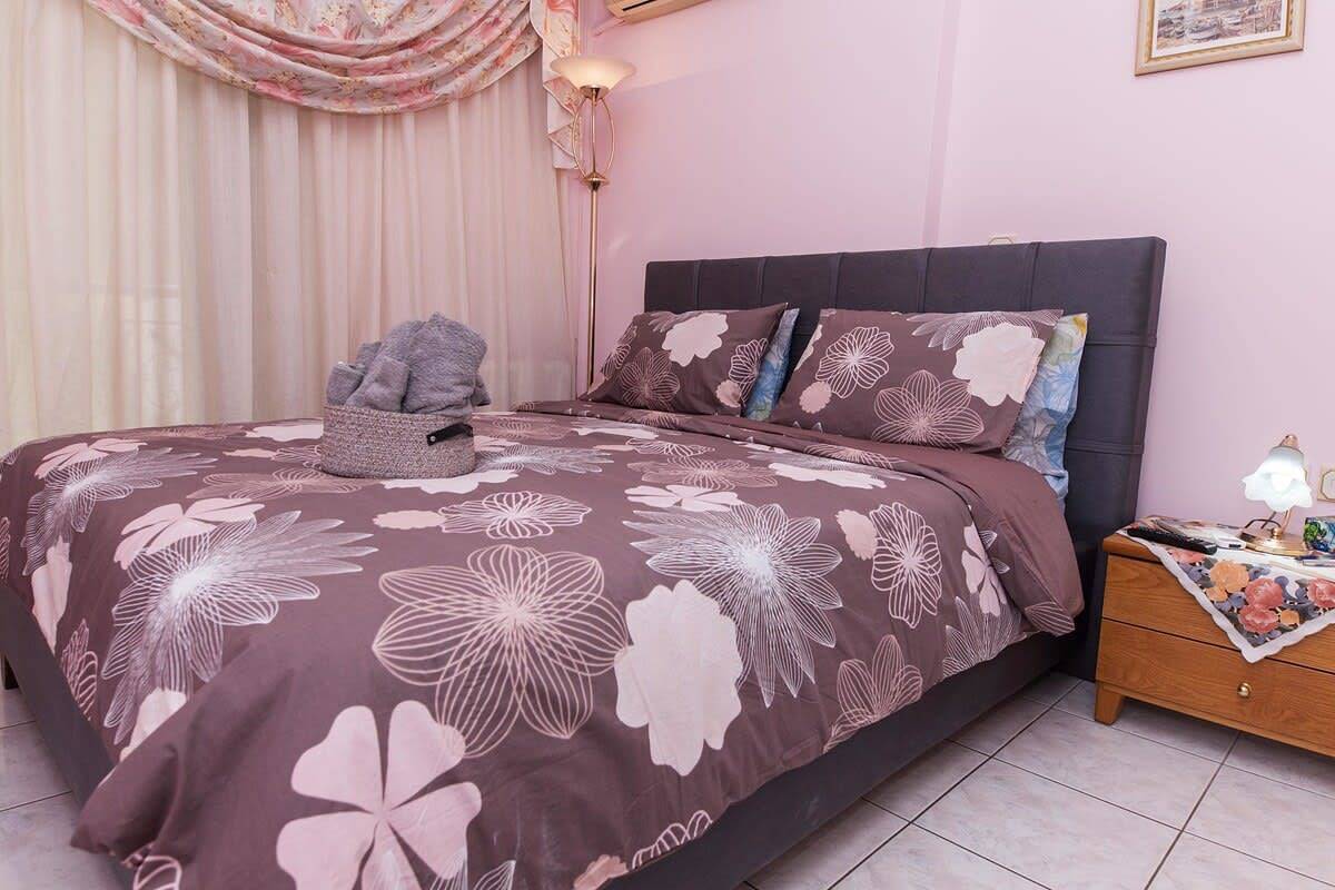 Apartamento entero, Chrisoupoli Cheerful 2 Bd Apt with Balcony in Sección oeste de Atenas, Atenas