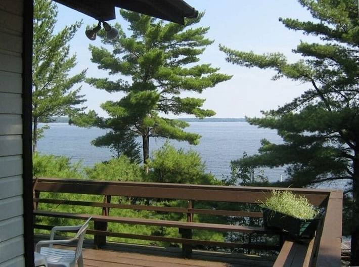 Cottage for 8 people, with balcony and hot tub in Gravenhurst