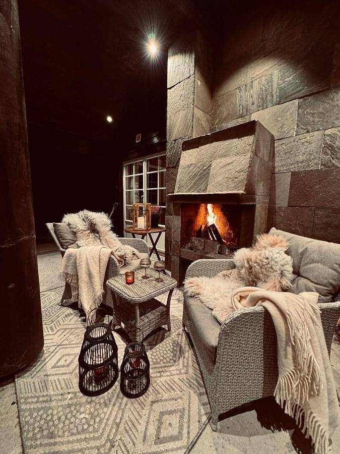 Ferienhaus für 10 Personen, mit Seeblick und Ausblick sowie Garten und Sauna, mit Haustier in Stryn