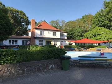 Maison d’hôte pour 2 personnes, avec piscine et vue ainsi que jardin et bassin pour enfant, animaux acceptés dans Saxe-Anhalt