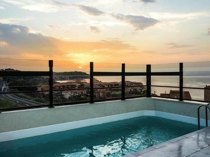 Hôtel pour 4 personnes, avec piscine et terrasse, animaux acceptés