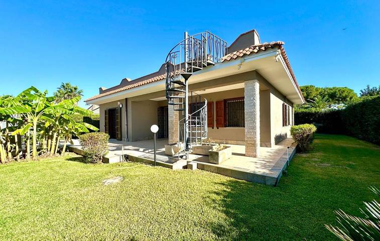 Villa per 7 persone, con giardino e panorama, con animali domestici a Arenella