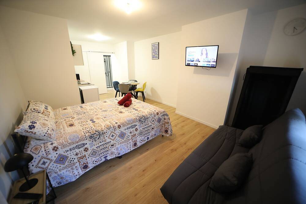 Appartement entier, Eden , L'élégant! Seul, en couple ou en famille. in Cambrai, Département Nord