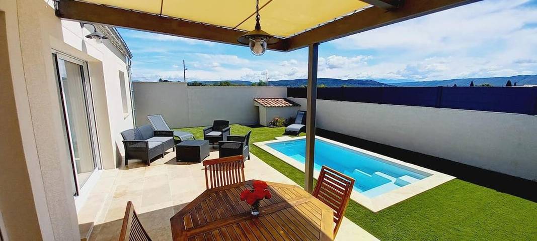Maison de vacances pour 4 personnes, avec Terrasse et Jardin ainsi que Piscine et Vue