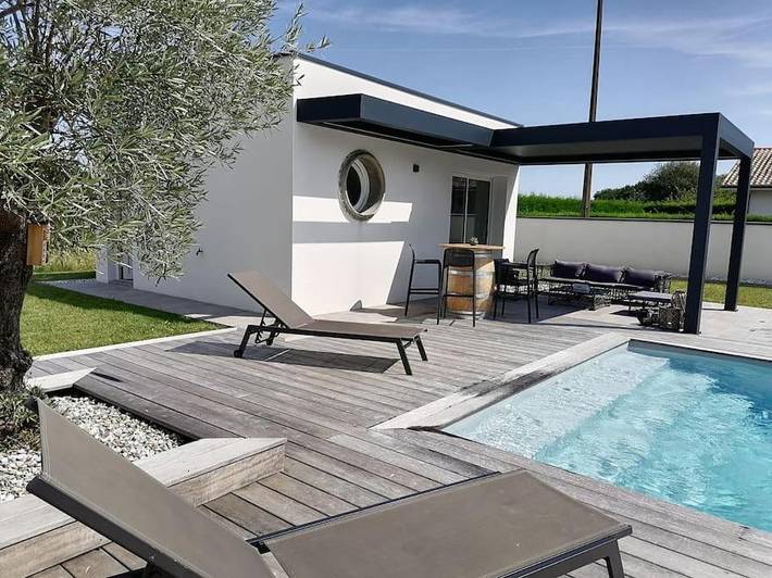 Gîte pour 2 personnes, avec Terrasse ainsi que Jardin et Piscine à Saubusse