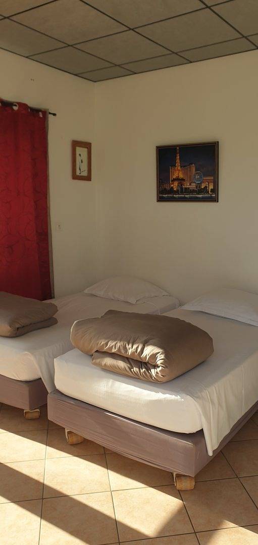 Location de vacances pour 4 personnes, avec terrasse ainsi que jardin et piscine à Prunelli-di-Fiumorbo - 4