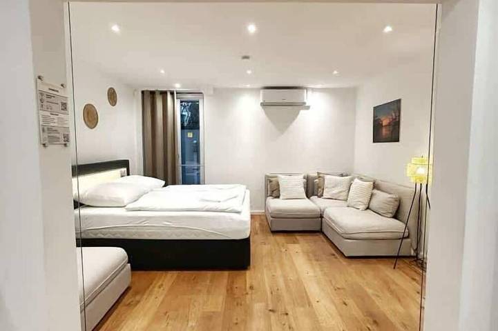 Ganze Wohnung, Spacious Apartment for 12 in Hamburg in Hamburg Rotherbaum, Hamburg