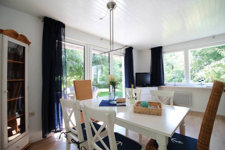 Ferienhaus für 6 Personen, mit Terrasse und Garten in Wustrow - 3