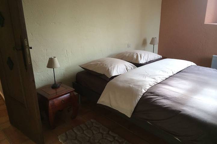 Authentic charming house in a quiet wooded park. in Saint-Jeannet, Mediterranean Coast (France)
