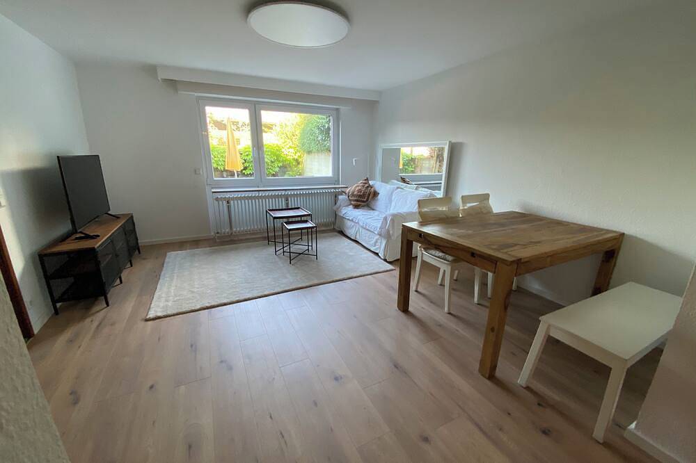 Appartamento intero, Beautiful vacation apartment right next to the nature park in Leinfelden-Echterdingen, Circondario di Esslingen