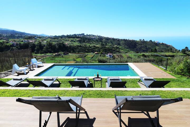 Villa para 6 pessoas, com Vista para o mar e Varanda e ainda Jardim and Piscina em Madeira