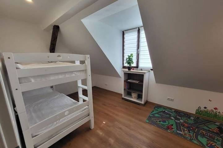 Ganze Wohnung, Gutshof moderne Ferienwohnung mit viel Garten, viel Natur, Hofgarten und See in Tangerhütte, Altmark