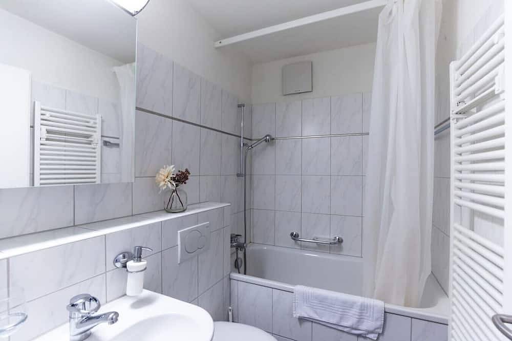 Entire apartment, Nice 1Br near lake and very cent - Hösch 13 in Zurich, Zurich district