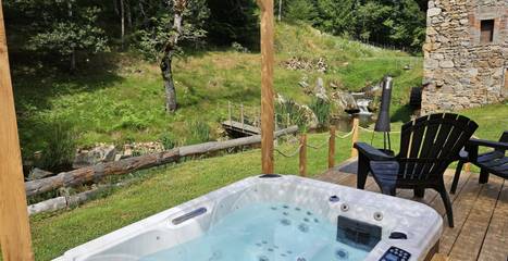 Lodge pour 2 personnes, avec terrasse et jacuzzi dans le Puy-de-Dôme