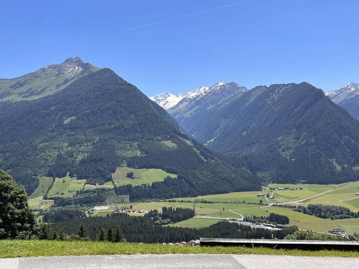 Ferienwohnung für 11 Personen, mit Terrasse und Ausblick sowie Garten in Neukirchen am Großvenediger - 2