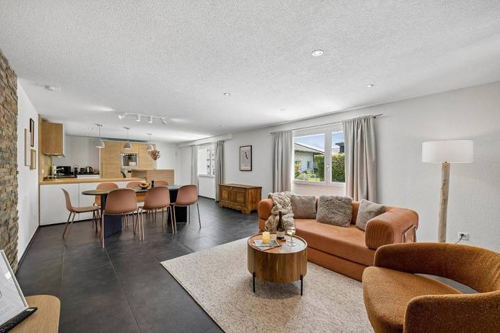 Ferienwohnung für 7 Personen, mit Whirlpool und Terrasse sowie Garten in Einsiedeln