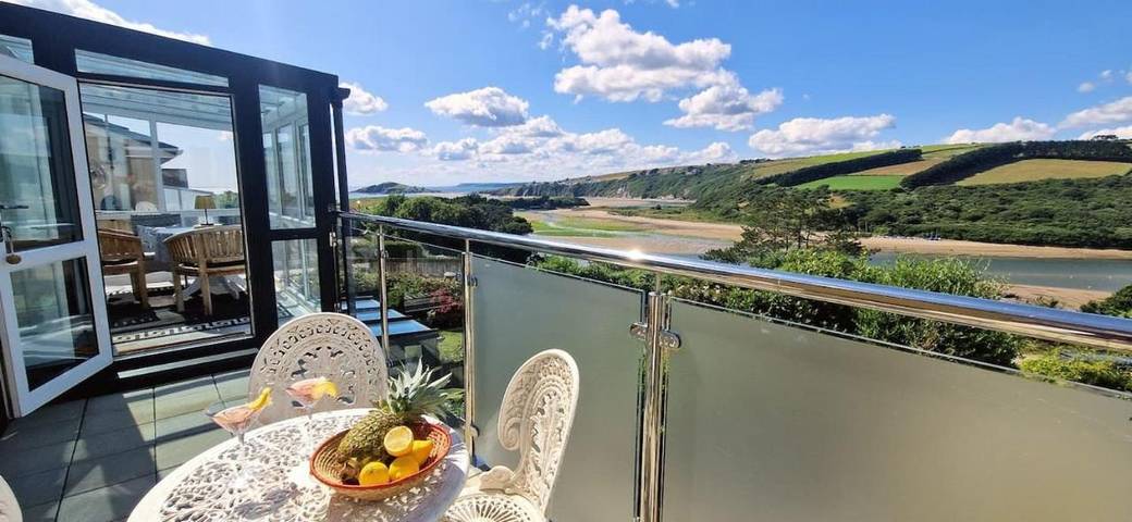 Holiday rental for 4 people, with Balcony and Terrace as well as Garden and View in Bantham