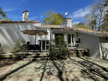 Location de vacances pour 6 personnes, avec terrasse et jardin dans Lac de Lacanau