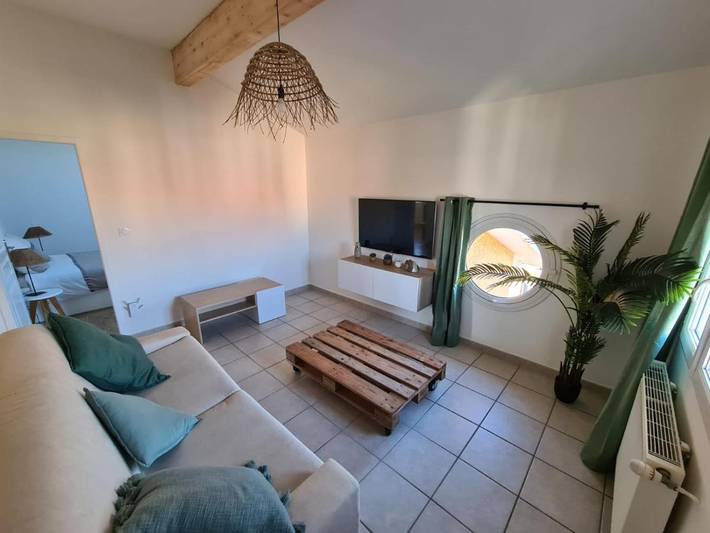 Location de vacances pour 6 personnes, avec Terrasse ainsi que Jardin et Vue à Jonage