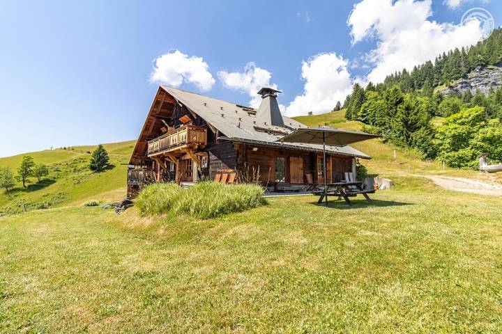 Chalet pour 4 personnes, avec terrasse, animaux acceptés à Saint-Nicolas-la-Chapelle