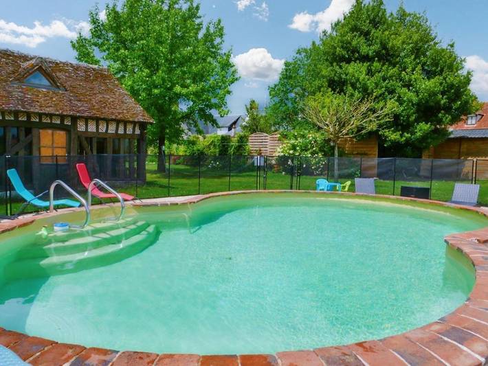 Location de vacances pour 10 personnes, avec vue ainsi que piscine et jardin à Dhuizon - 3