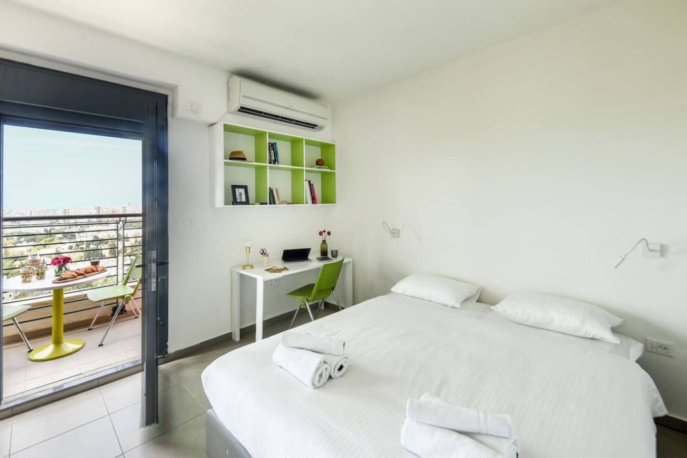 Entire apartment, Tel Aviv Uni Balcony Studio E703 in Ramat Aviv, Tel Aviv