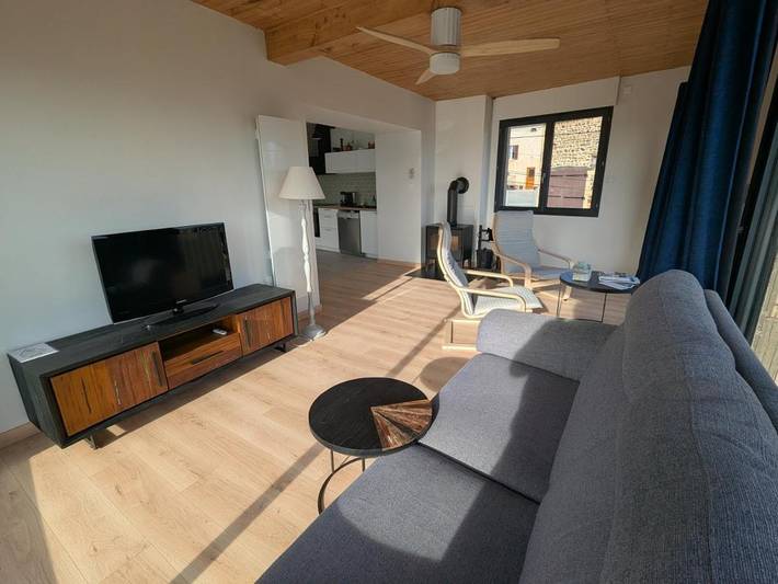 Gîte pour 4 personnes, avec vue et terrasse à Vaux-en-Beaujolais - 2