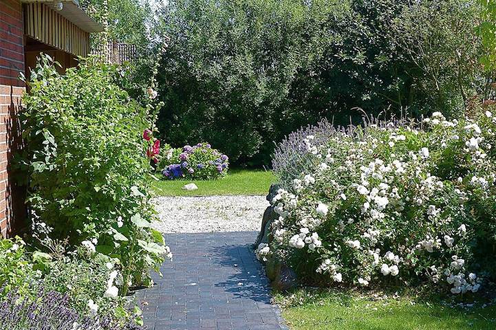 Ferienhaus für 6 Personen, mit Terrasse und Garten in Vollerwiek