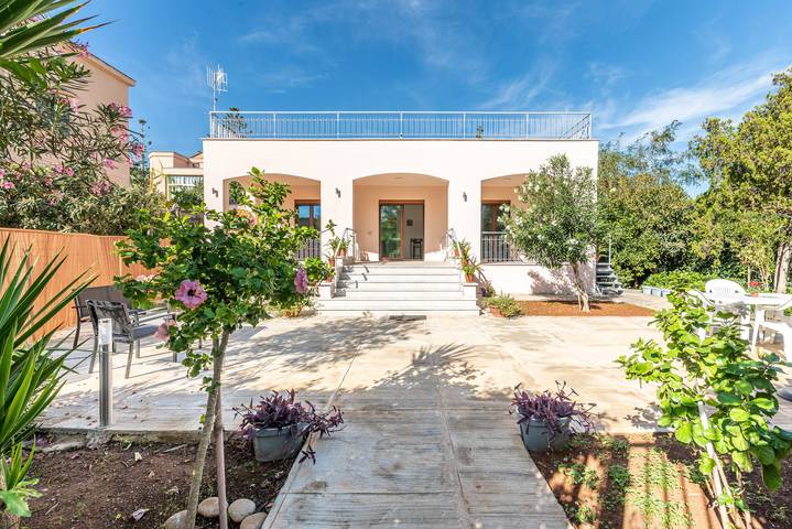 Location de vacances pour 6 personnes, avec jardin à Mondello - 2