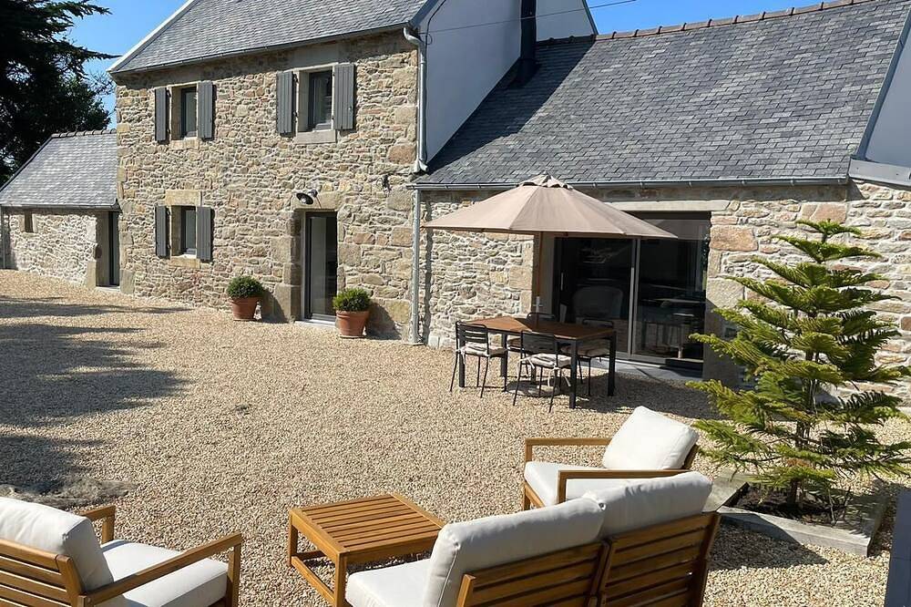 La Maison de Sainte Marguerite, au Pied des Dunes in Landéda, Brest region